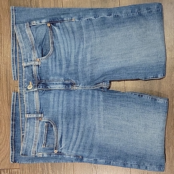 American Eagle Outfitters Denim - ❤️ NWOT! AMERICAN EAGLE KICK BOOT BOOTCUT JEANS, 16 (33)